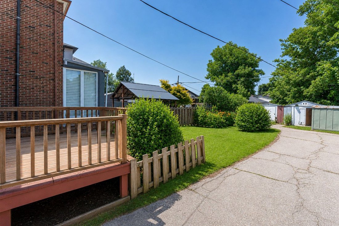 House in Toronto, Ontario, Canada 2 - 18642791