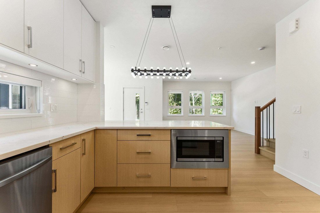 Condo in North Vancouver, British Columbia, Canada 5 - 18643605