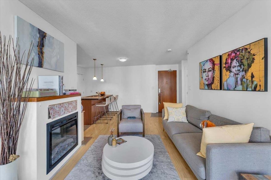 Condo in Vancouver, British Columbia, Canada 3 - 18643937