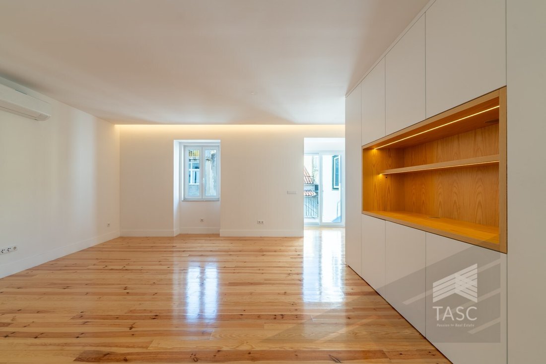 Apartment in Sao Vicente, Lisbon, Portugal 2 - 18647646