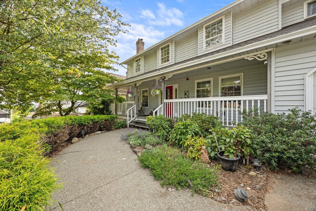 House in Surrey, British Columbia, Canada 2 - 18643849