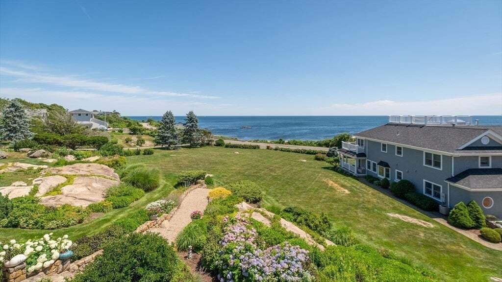 Condo in Gloucester, Massachusetts, United States 2 - 18643362