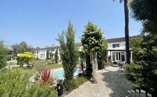 Estate in Cognac, Nouvelle-Aquitaine, France 1