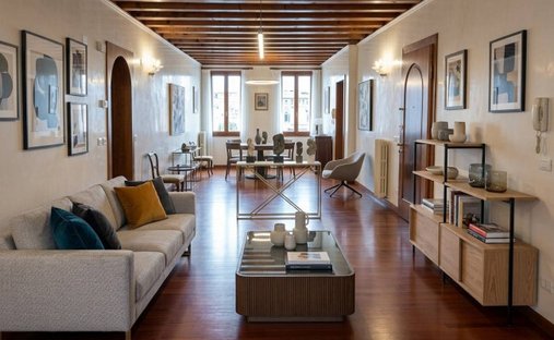 Apartment in Cathedral - Piazza dei Signori, Treviso, Italy 1