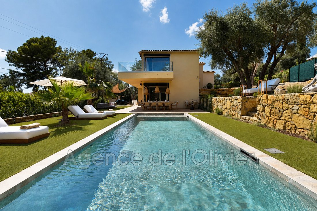 Villa in Le Rouret, Provence-Alpes-Côte d'Azur, France 1 - 18642566