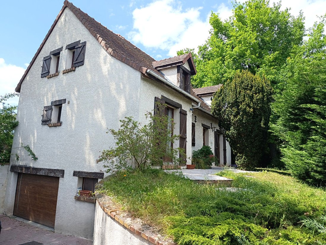 Villa in Les Varennes, Limeil-Brevannes, France 1 - 18644697