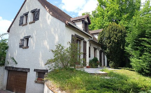 Villa in Les Varennes, Limeil-Brevannes, France 1