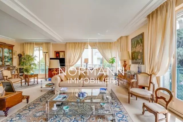 Apartment in Bois de Boulogne, Paris 16e Arrondissement, Paris 4 - 18082177