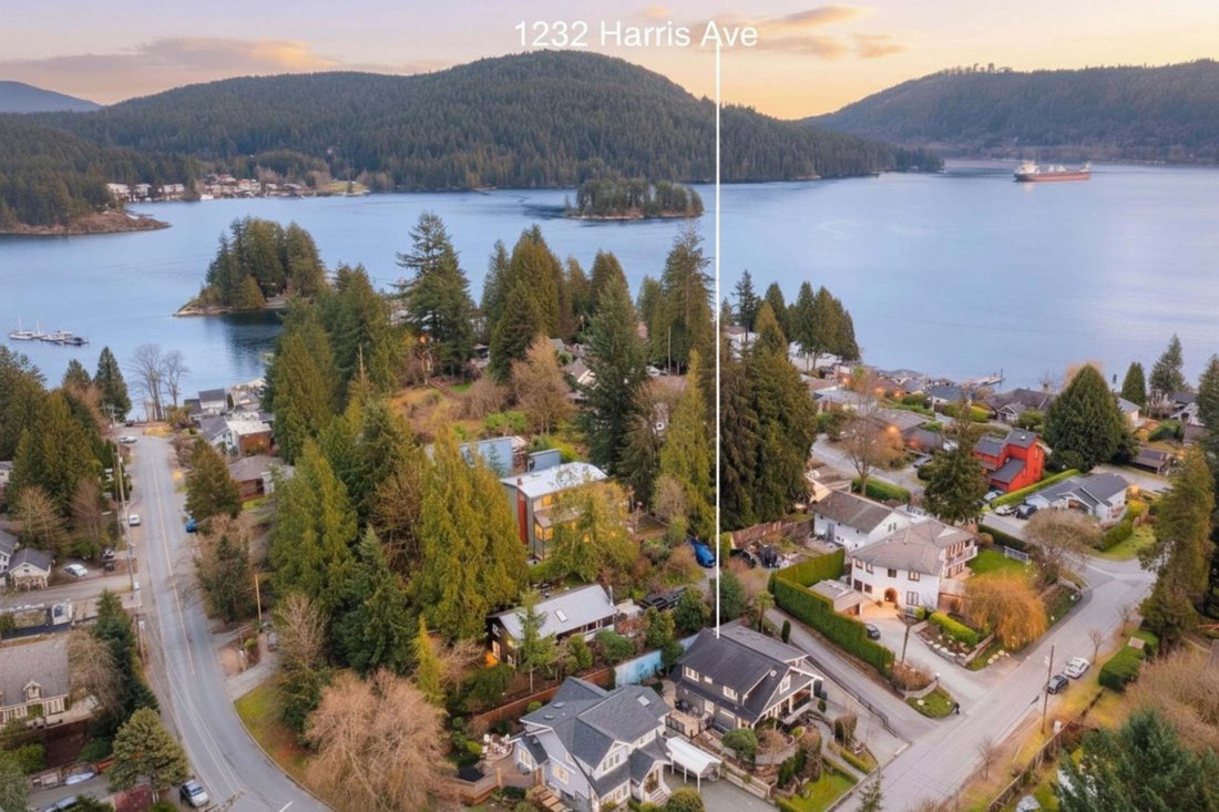 House in North Vancouver, British Columbia, Canada 1 - 18643004