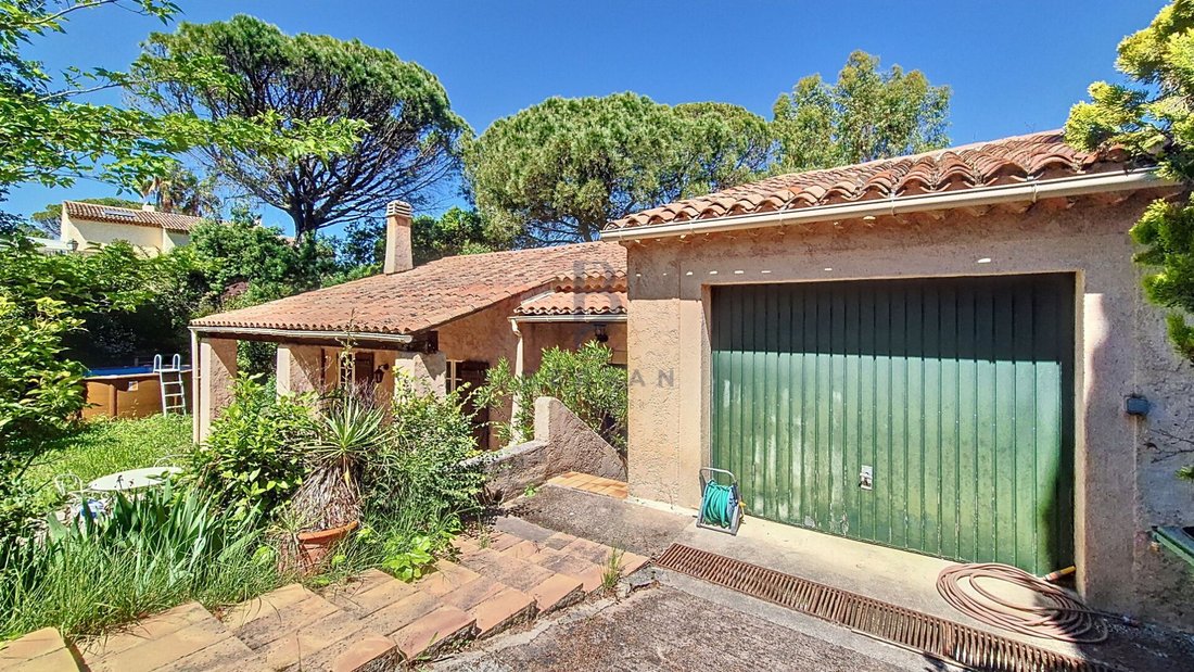 Villa in Exterieurs, Frejus, France 2 - 16768248