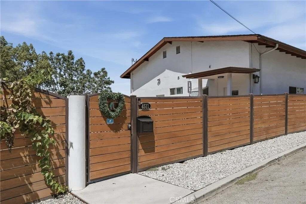 Condo in Los Angeles, California, United States 3 - 18646537