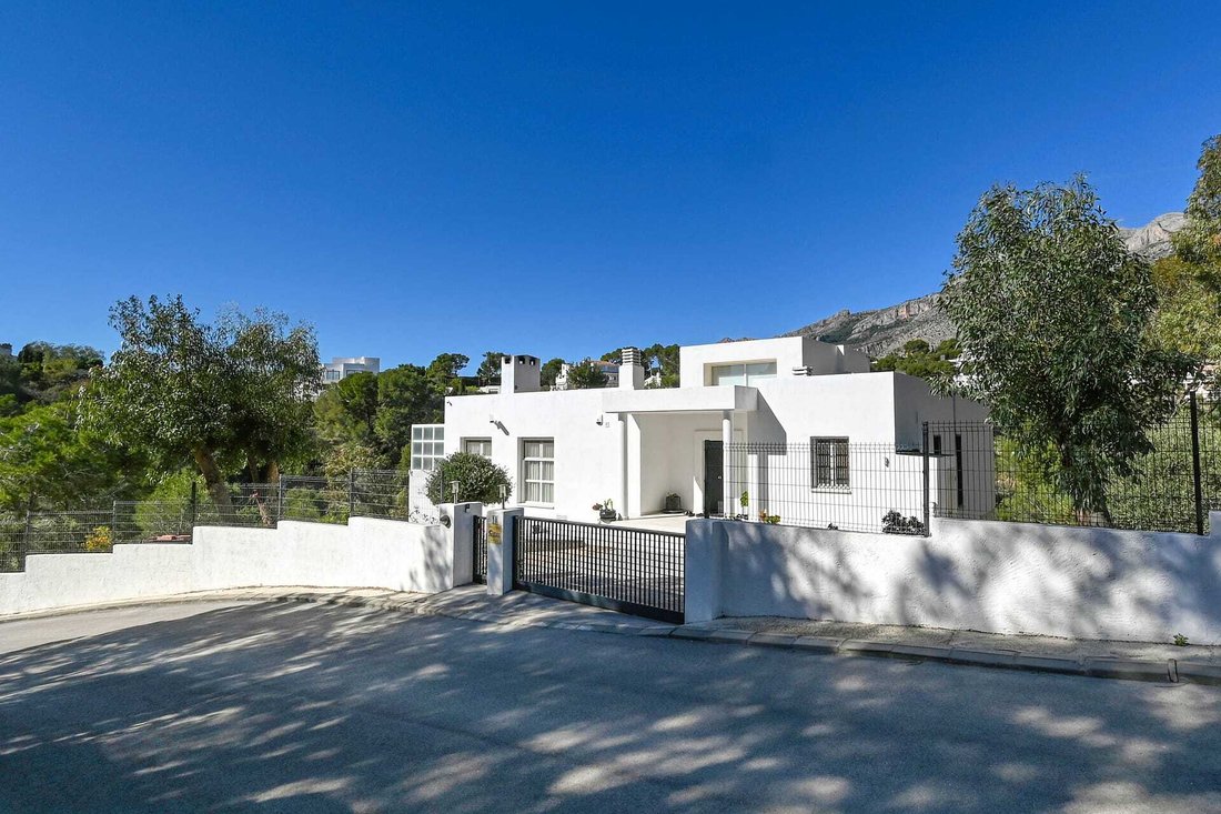 Villa in Altea, Valencian Community, Spain 1 - 18644192