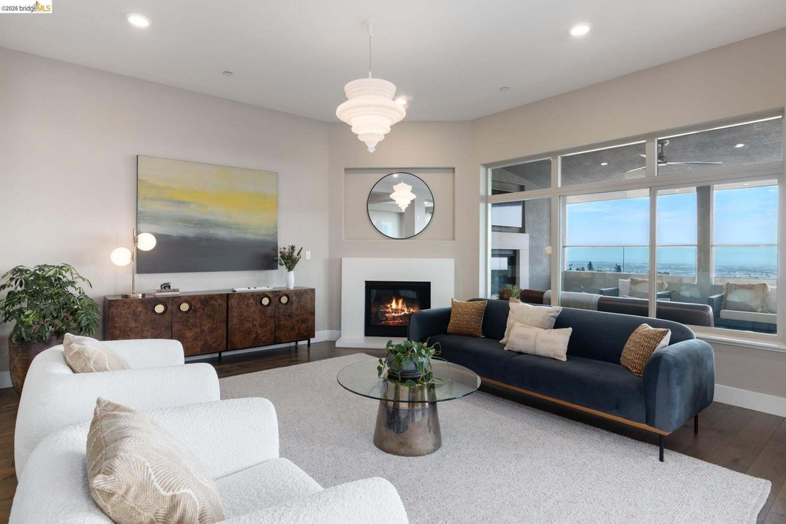 Condo in Oakland, California, United States 5 - 18646152
