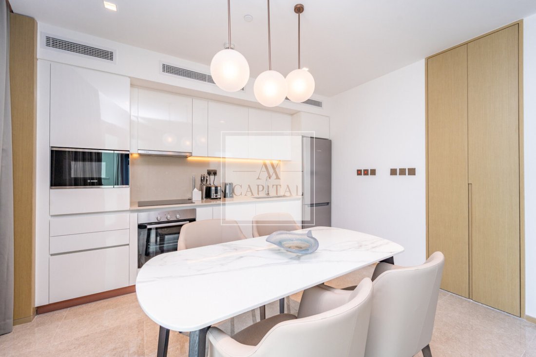 Apartment in Jumeirah, Dubai, United Arab Emirates 2 - 18648226
