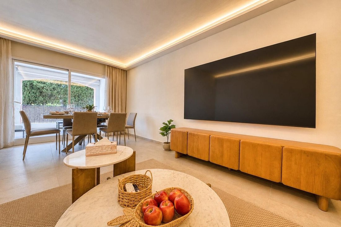 Apartment in Puerto Banus, Marbella, Spain 2 - 18643878