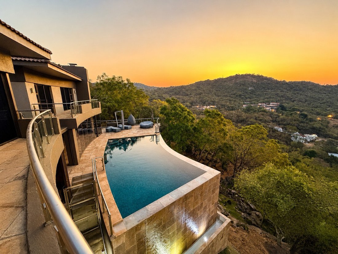 House in Sonheuwel, Mbombela, Mpumalanga 1 - 18601254