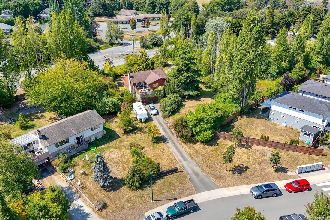 House in North Saanich, British Columbia, Canada 2 - 18648480