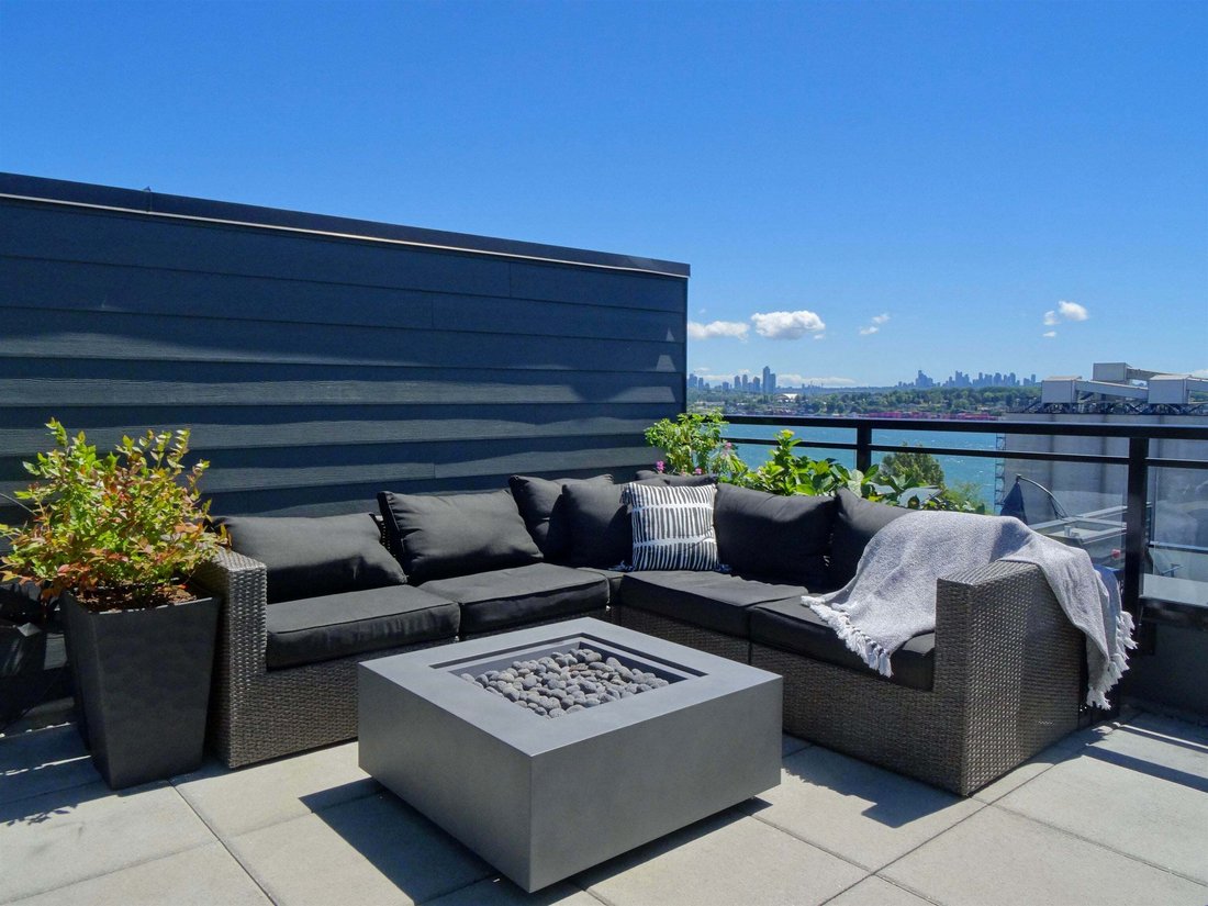 Townhouse in North Vancouver, British Columbia, Canada 5 - 18643104