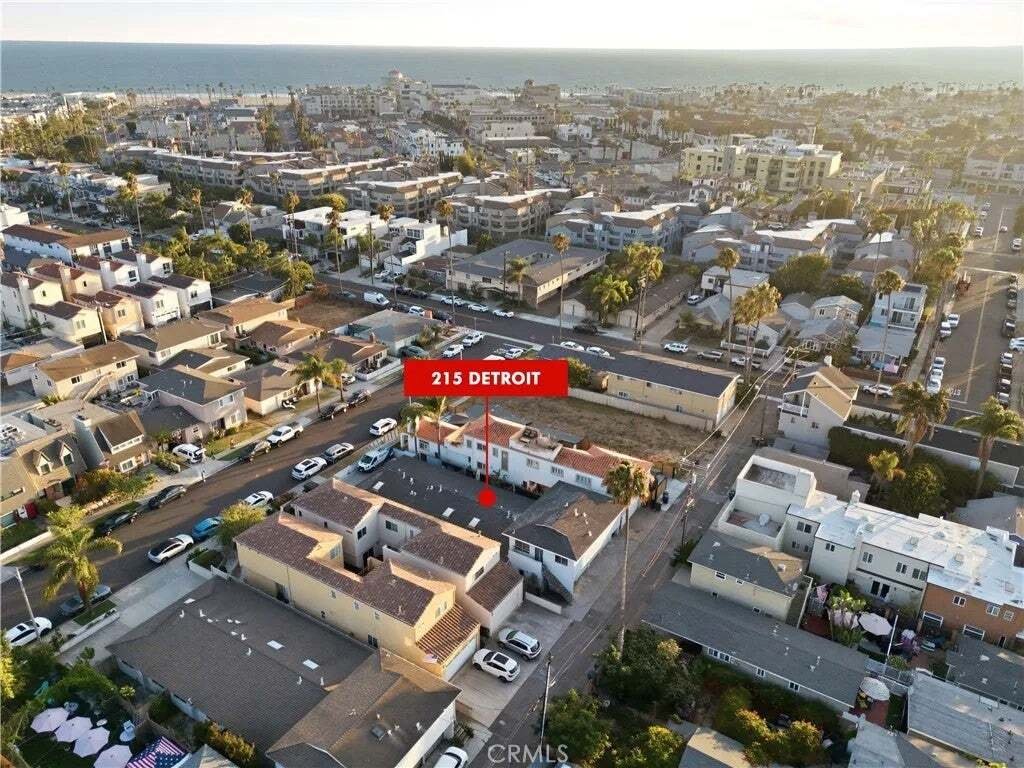 Huntington Beach, California, United States 2 - 18646543