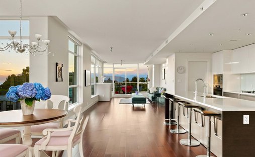 Condo in University Endowment Lands, British Columbia, Canada 1