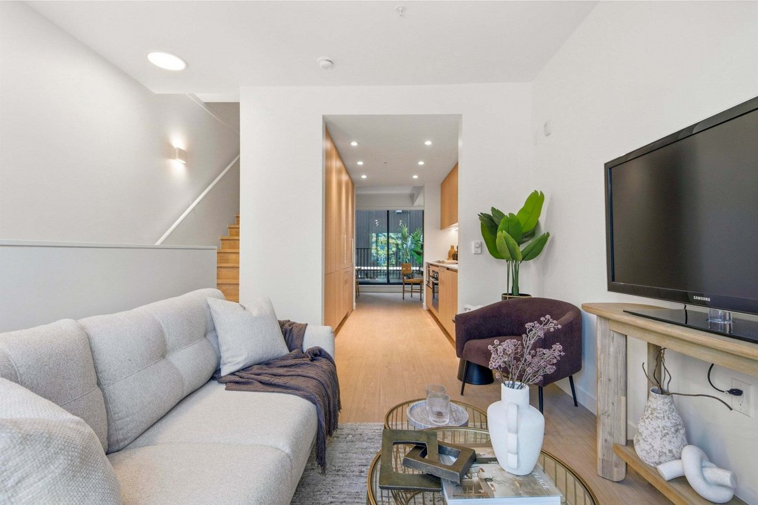 Townhouse in Vancouver, British Columbia, Canada 5 - 18643815