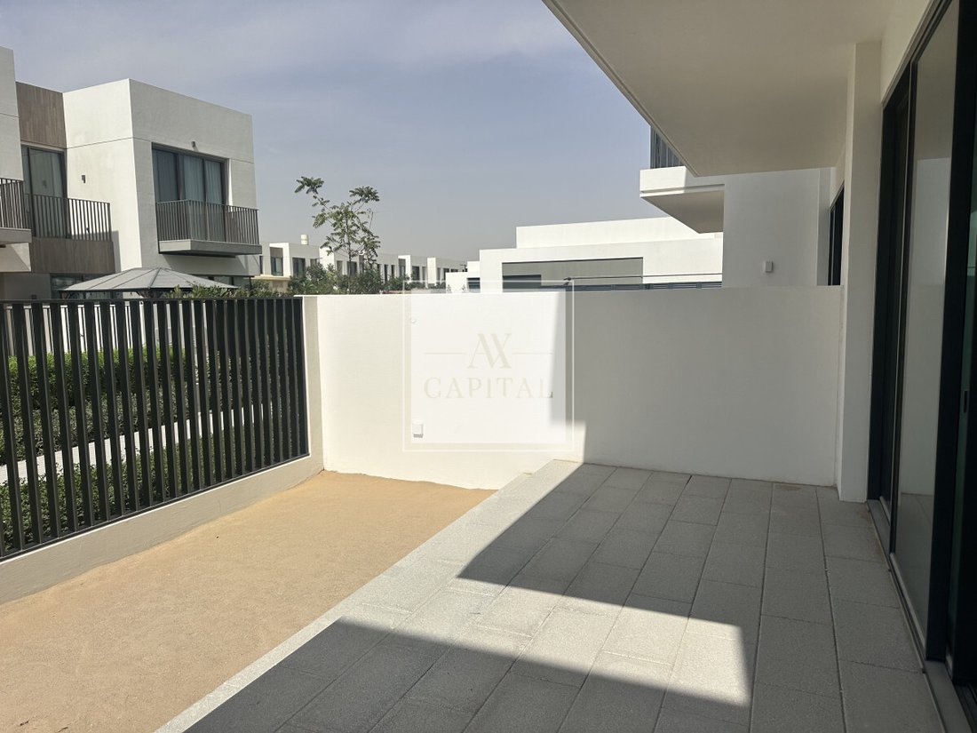 Townhouse in JVC / Jumeirah Village Circle, Dubai, United Arab Emirates 1 - 18648185