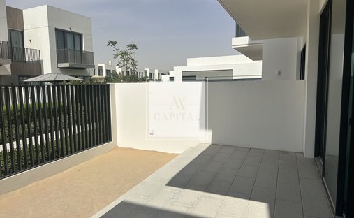 Townhouse in JVC / Jumeirah Village Circle, Dubai, United Arab Emirates 1