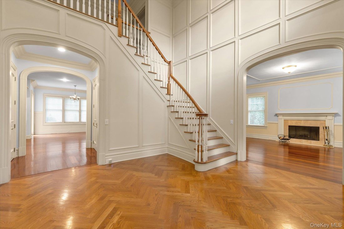 House in Syosset, New York, United States 4 - 18646760