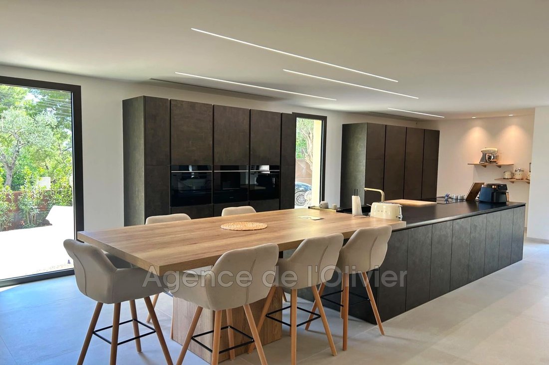 Villa in Le Rouret, Provence-Alpes-Côte d'Azur, France 5 - 18642566