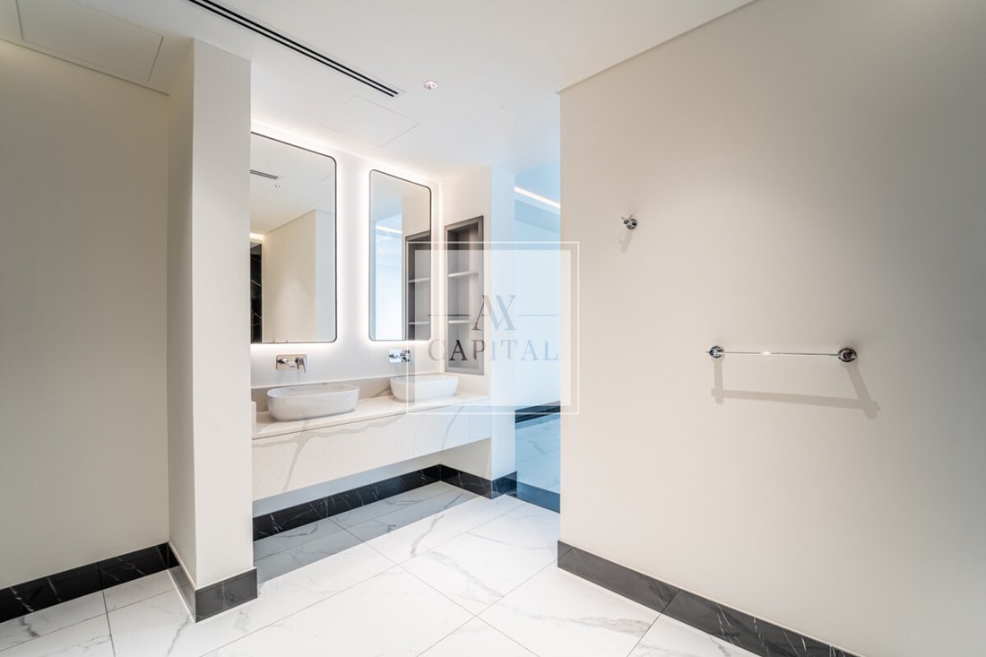 Apartment in Business Bay, Dubai, United Arab Emirates 5 - 18648190