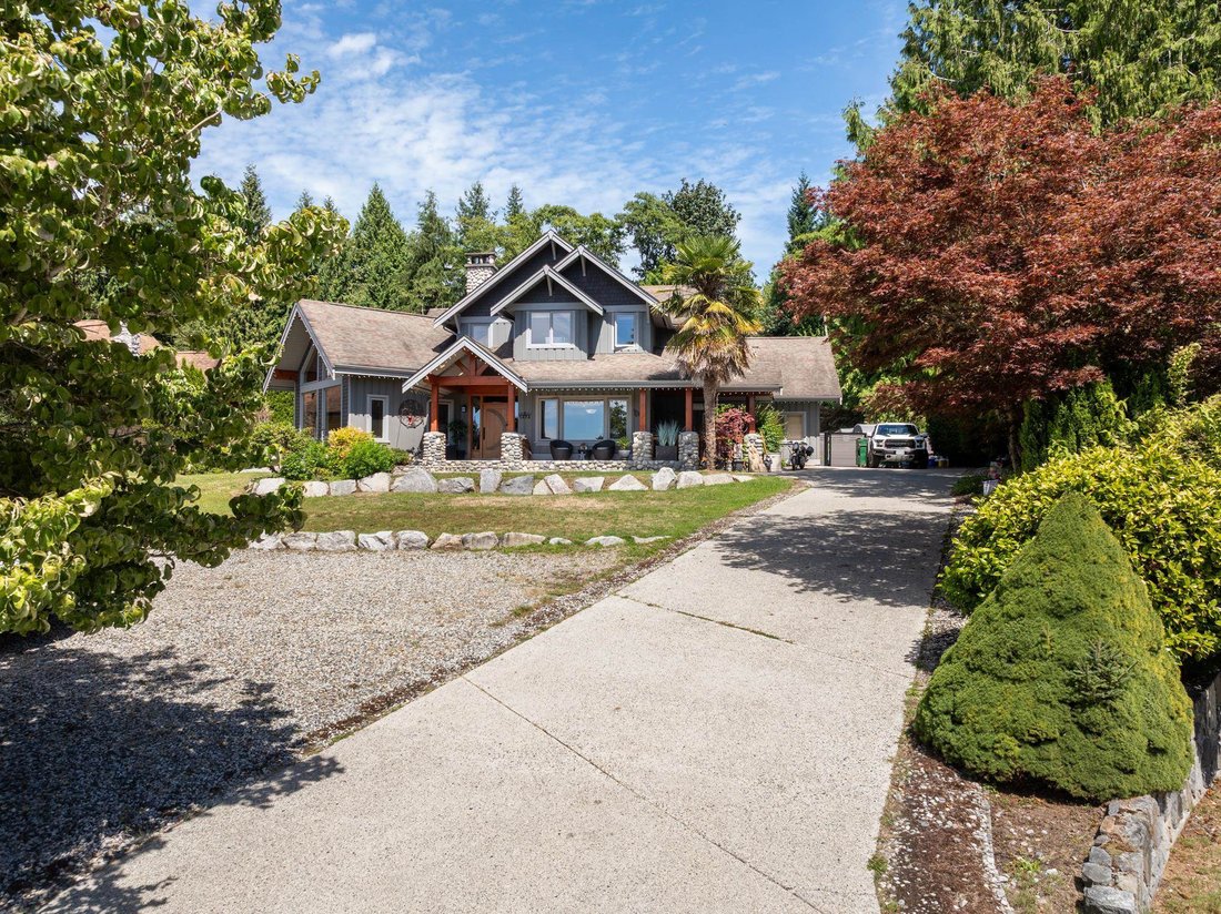 House in Gibsons, British Columbia, Canada 3 - 18643637
