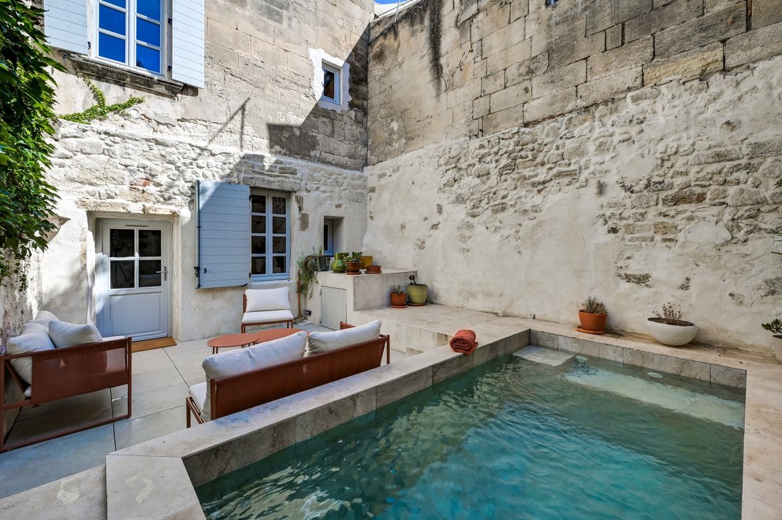 Townhouse in Arles, Provence-Alpes-Côte d'Azur, France 1 - 18648608