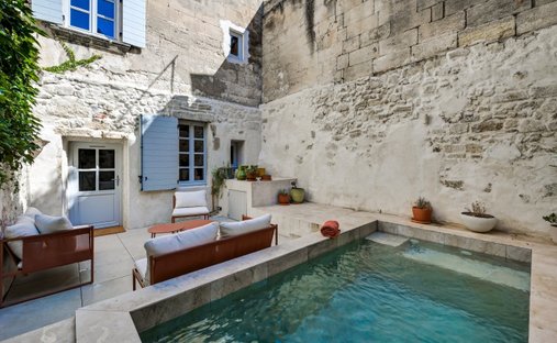Townhouse in Arles, Provence-Alpes-Côte d'Azur, France 1