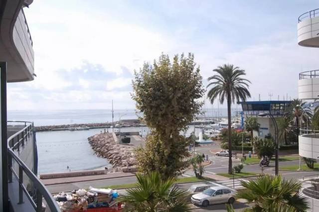 Apartamento en Menton, Provenza-Alpes-Costa Azul, Francia 1 - 16310311