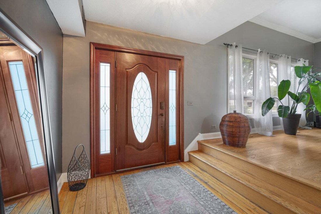 House in Mount Prospect, Illinois, United States 3 - 18646709