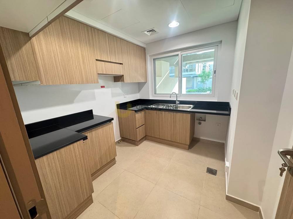Townhouse in Damac Hills 2, Dubai, United Arab Emirates 3 - 18642442