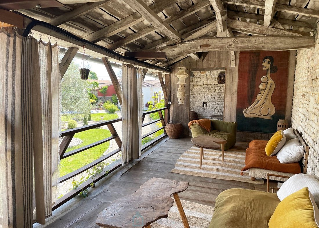 Estate in Cognac, Nouvelle-Aquitaine, France 4 - 18647709