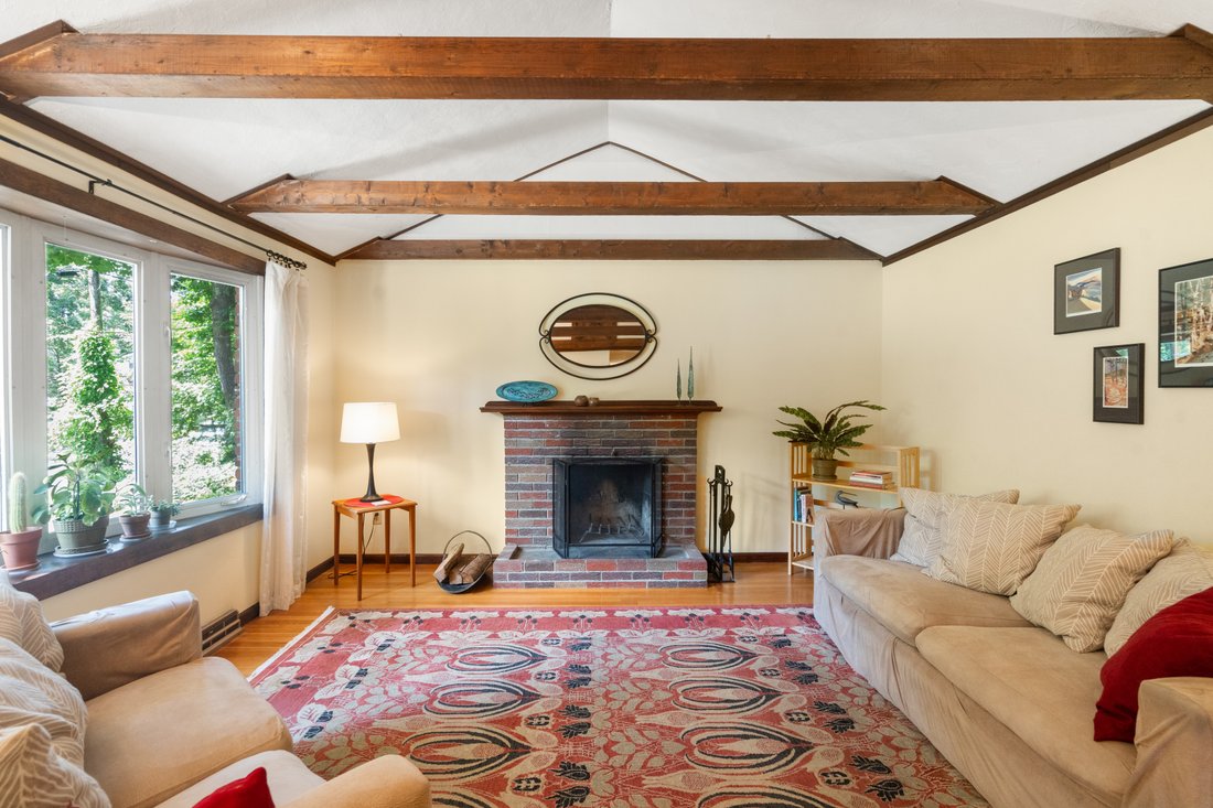 House in Holliston, Massachusetts, United States 5 - 18644834