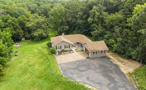 House in Le Claire, Iowa, United States 1