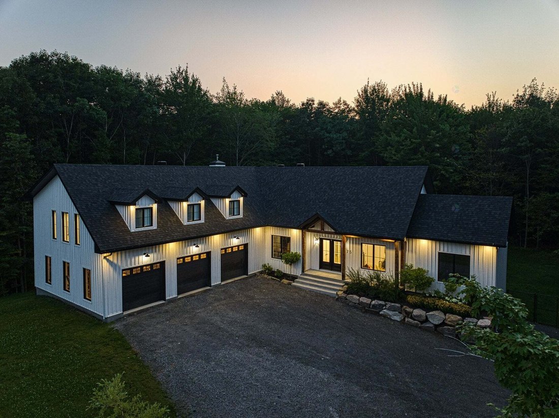 House in Saint-Colomban, Quebec, Canada 2 - 18643567