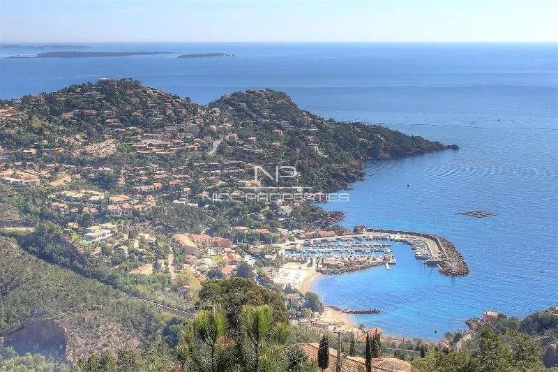 Villa in Théoule-sur-Mer, Provence-Alpes-Côte d'Azur, France 1 - 18647639