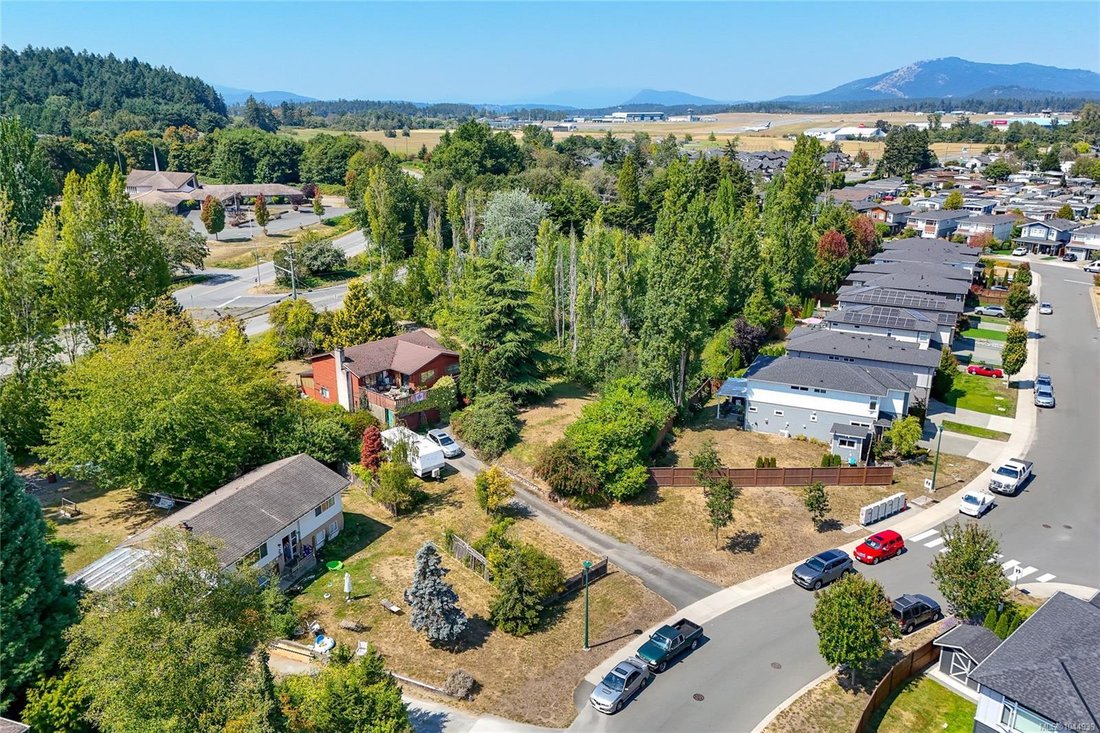 House in North Saanich, British Columbia, Canada 3 - 18648480