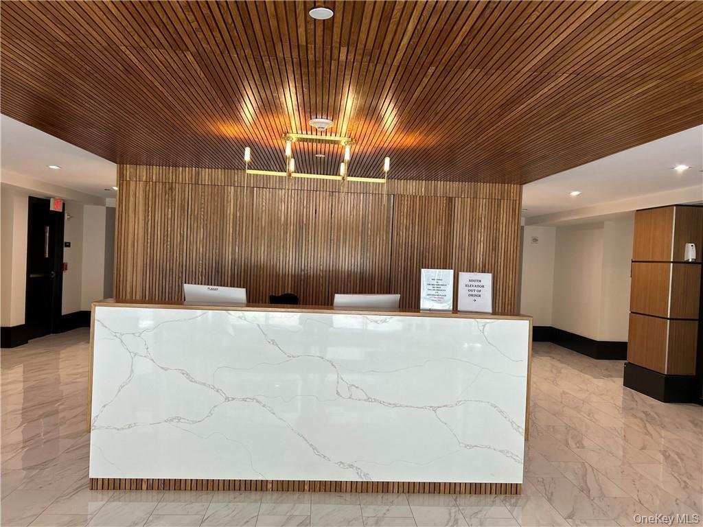 Condo in White Plains, New York, United States 3 - 18646787