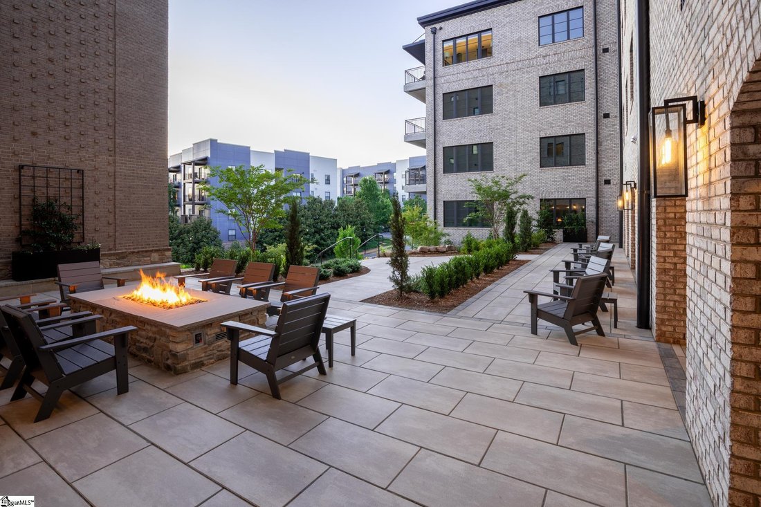 Condo in Greenville, South Carolina, United States 3 - 18645414