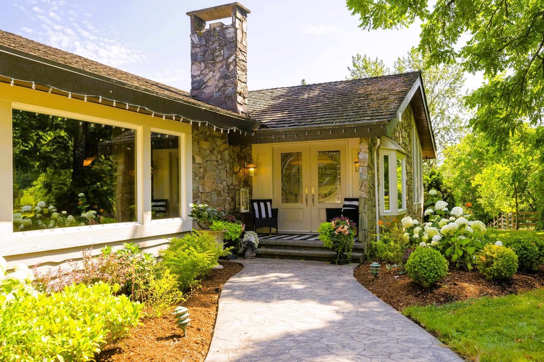 House in Langley Township, British Columbia, Canada 2 - 18648475