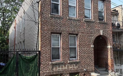 House in New York, New York, United States 1