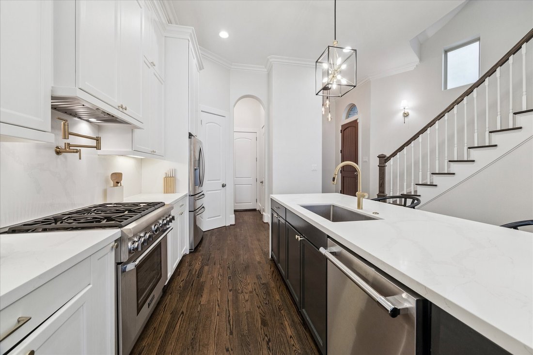 House in Houston, Texas, United States 5 - 18646879
