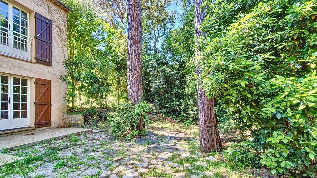 Villa in Exterieurs, Frejus, France 5 - 16768248