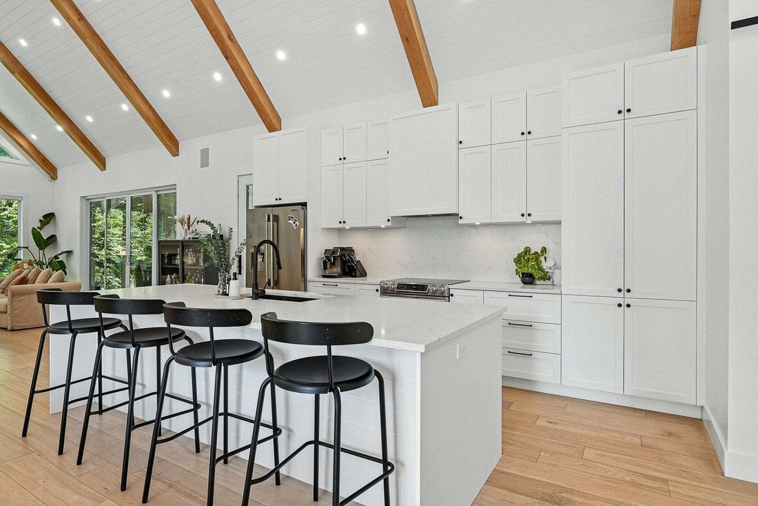 House in Saint-Colomban, Quebec, Canada 4 - 18643567