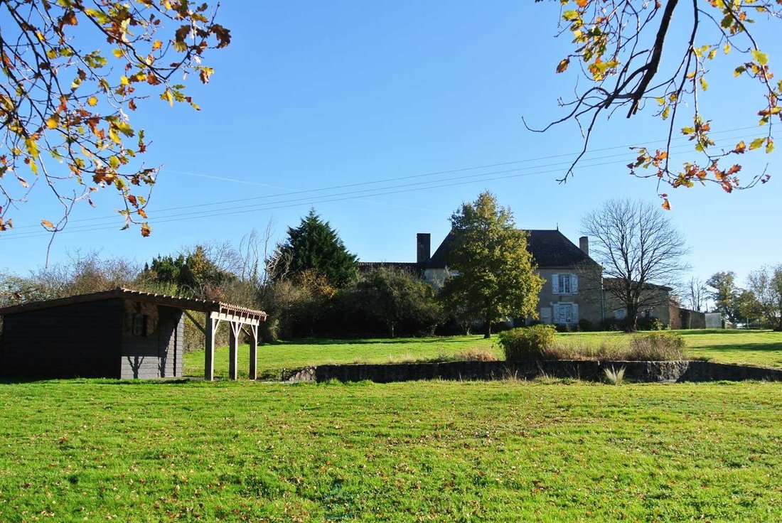 House in L'Isle-Jourdain, Nouvelle-Aquitaine, France 1 - 18647699